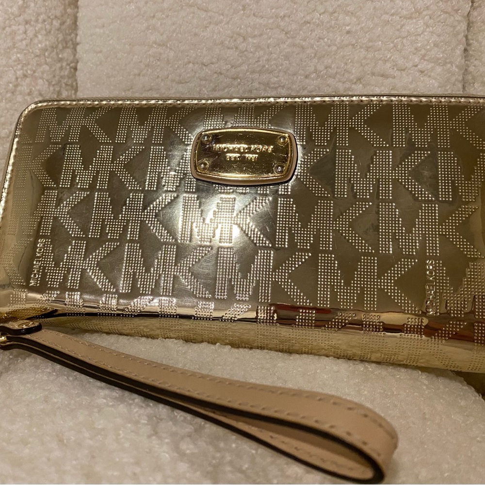 Michael Kors Gold Wristlet Wallet